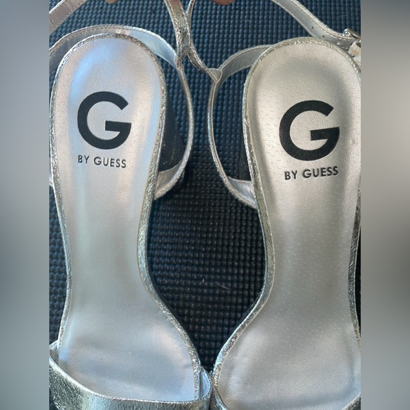 Guess Metallic Silver Heels - Picture 4 of 11